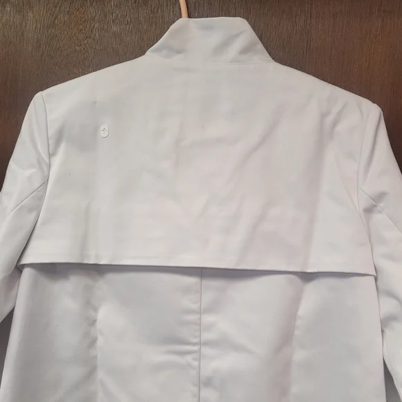 FIGS Lab Coat - Picture 9 of 15